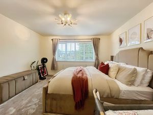 Bedroom- click for photo gallery